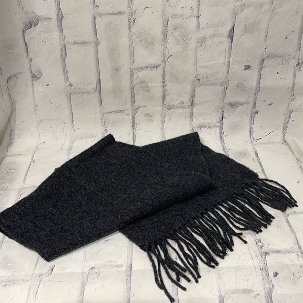 The Irish Woollen Mills Scarf 100% Wool Charcoal Grey Fringed Winter Cozy